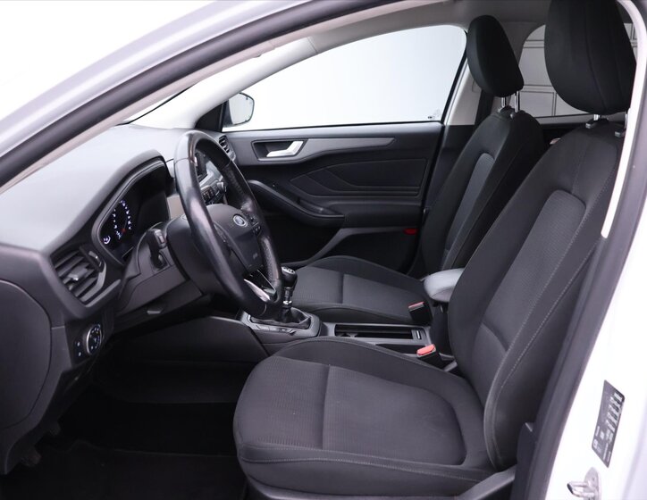 Ford Focus Kombi 999,0 74 kw