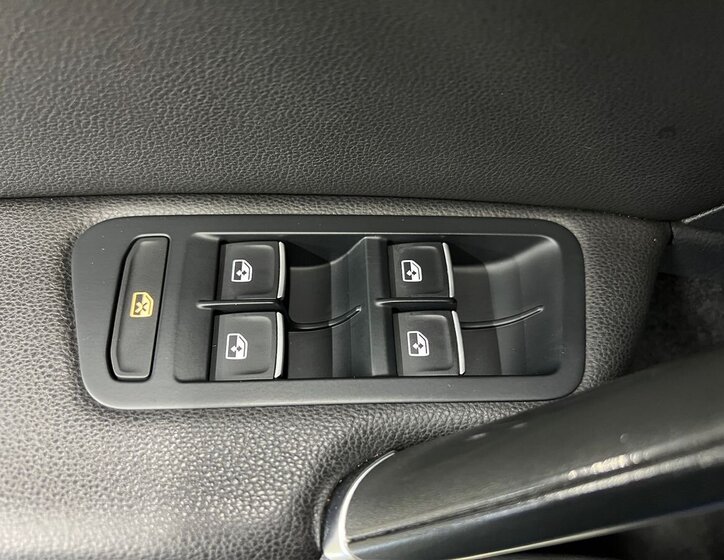 Volkswagen Golf Kombi 2,0 l 221 kw