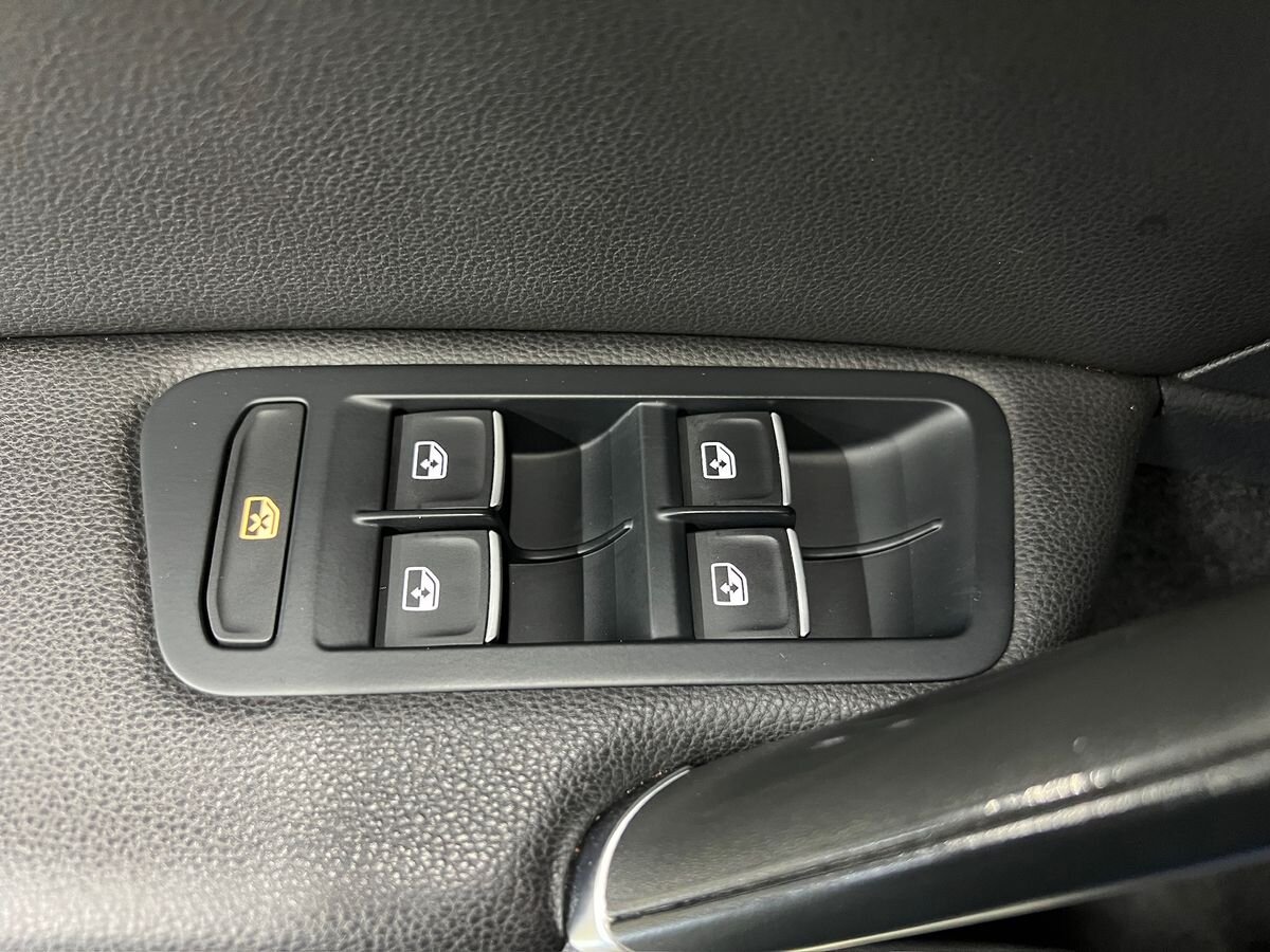 Volkswagen Golf Kombi 2,0 l 221 kw