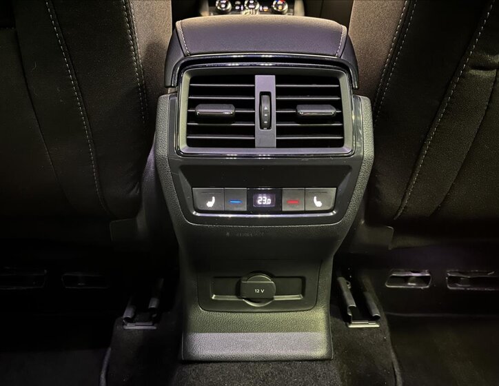 Škoda Karoq SUV 1,5 l 110 kw