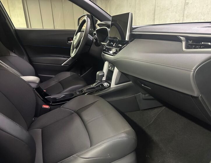 Toyota Corolla Cross 13