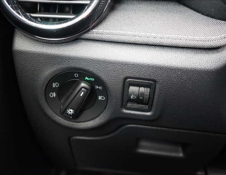 Škoda Fabia Hatchback 999,0 70 kw