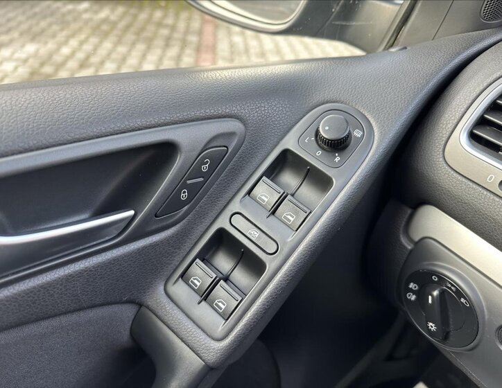 Volkswagen Golf Hatchback 1,6 l 75 kw