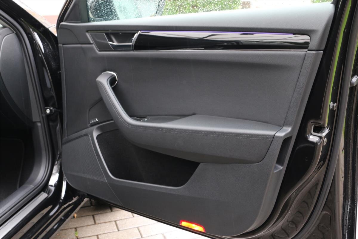 Škoda Superb Sedan / Limuzína 2,0 l 140 kw