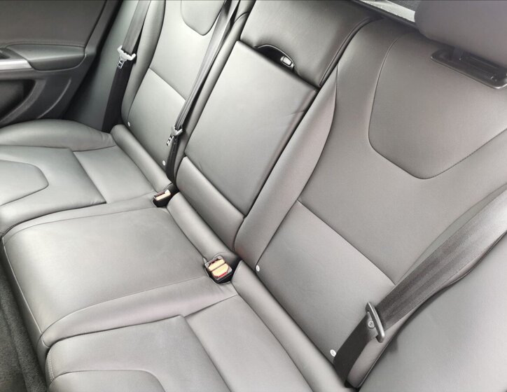 Volvo V60 Kombi 2,0 l 133 kw