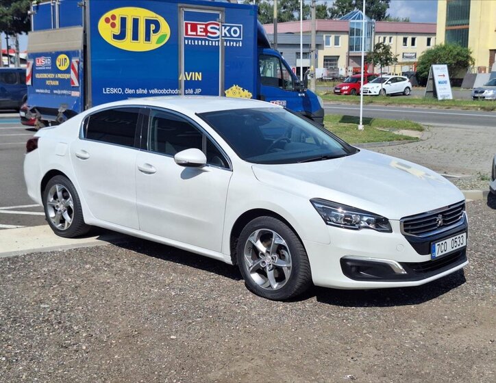 Peugeot 508 Sedan / Limuzína 2,0 l 120 kw