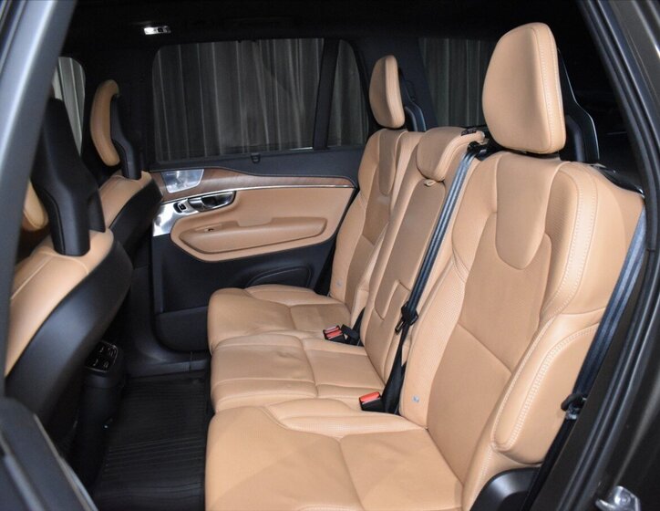 Volvo XC90 SUV / Terénní 2,0 l 177 kw