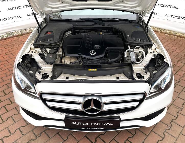 Mercedes-Benz Třídy E 8