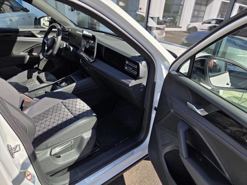 Volkswagen Tiguan SUV / Terénní 2,0 l 195 kw