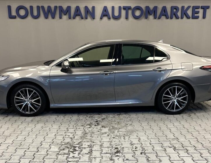 Toyota Camry Sedan 2,5 l 131 kw