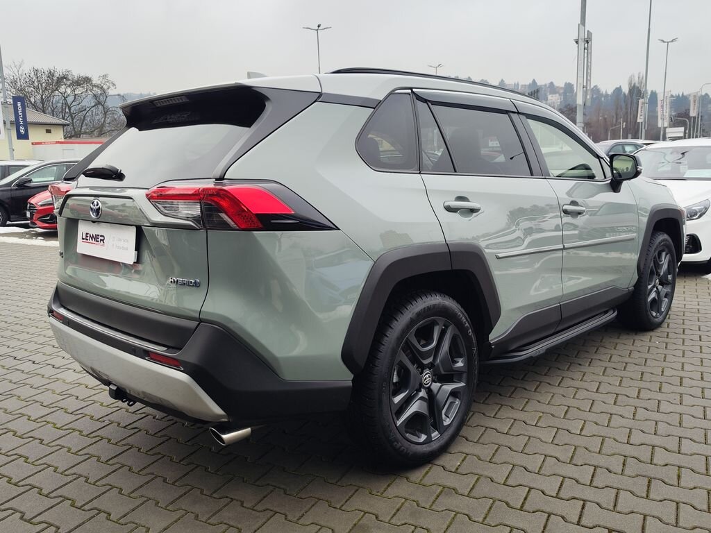 Toyota RAV4 Kombi 2,5 l 131 kw