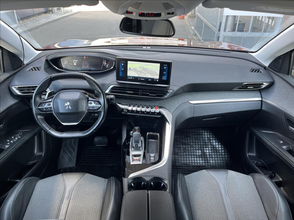 Peugeot 5008 SUV 1,2 l 96 kw