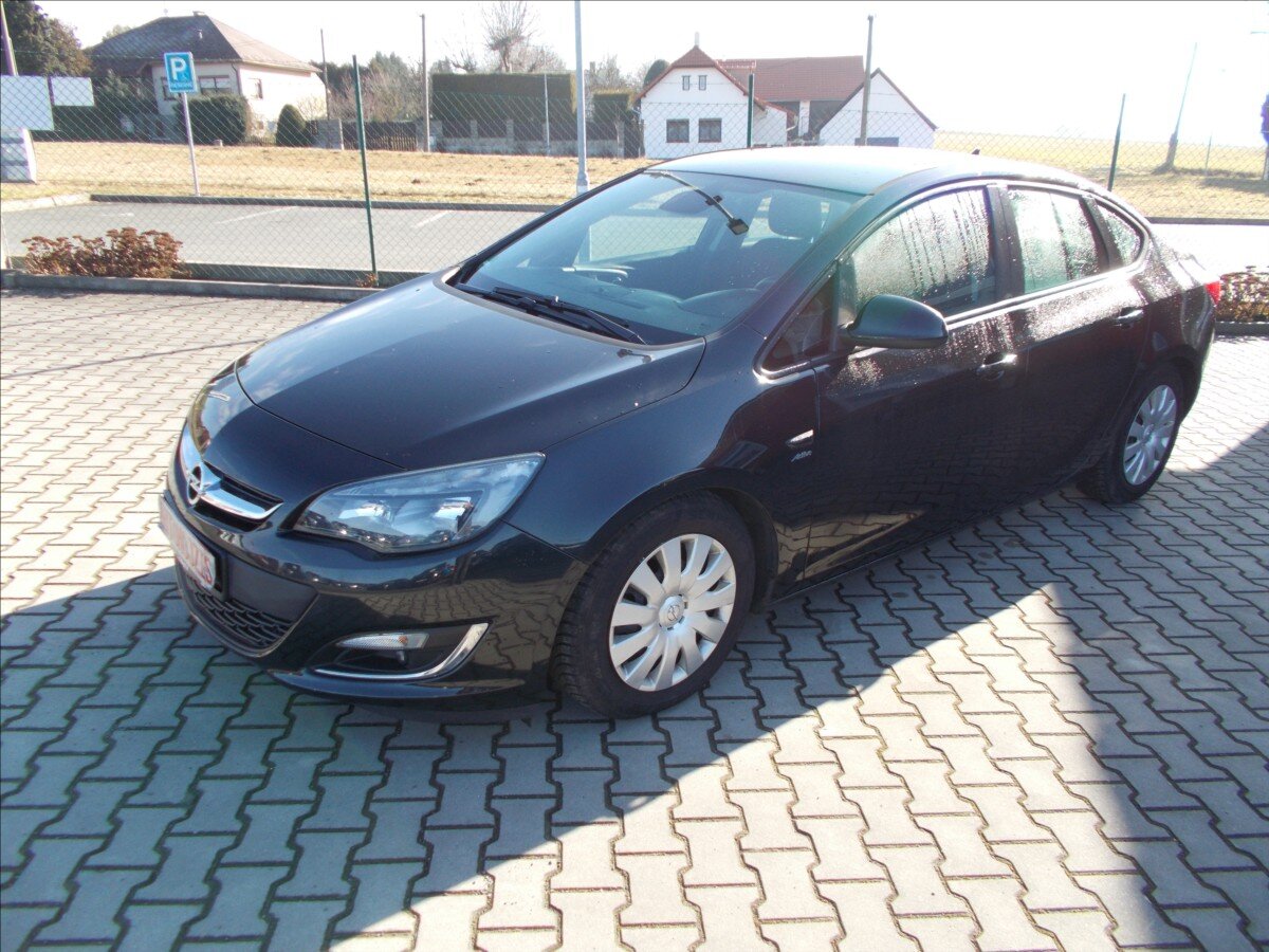 Opel Astra Sedan / Limuzína 1,4 l 103 kw