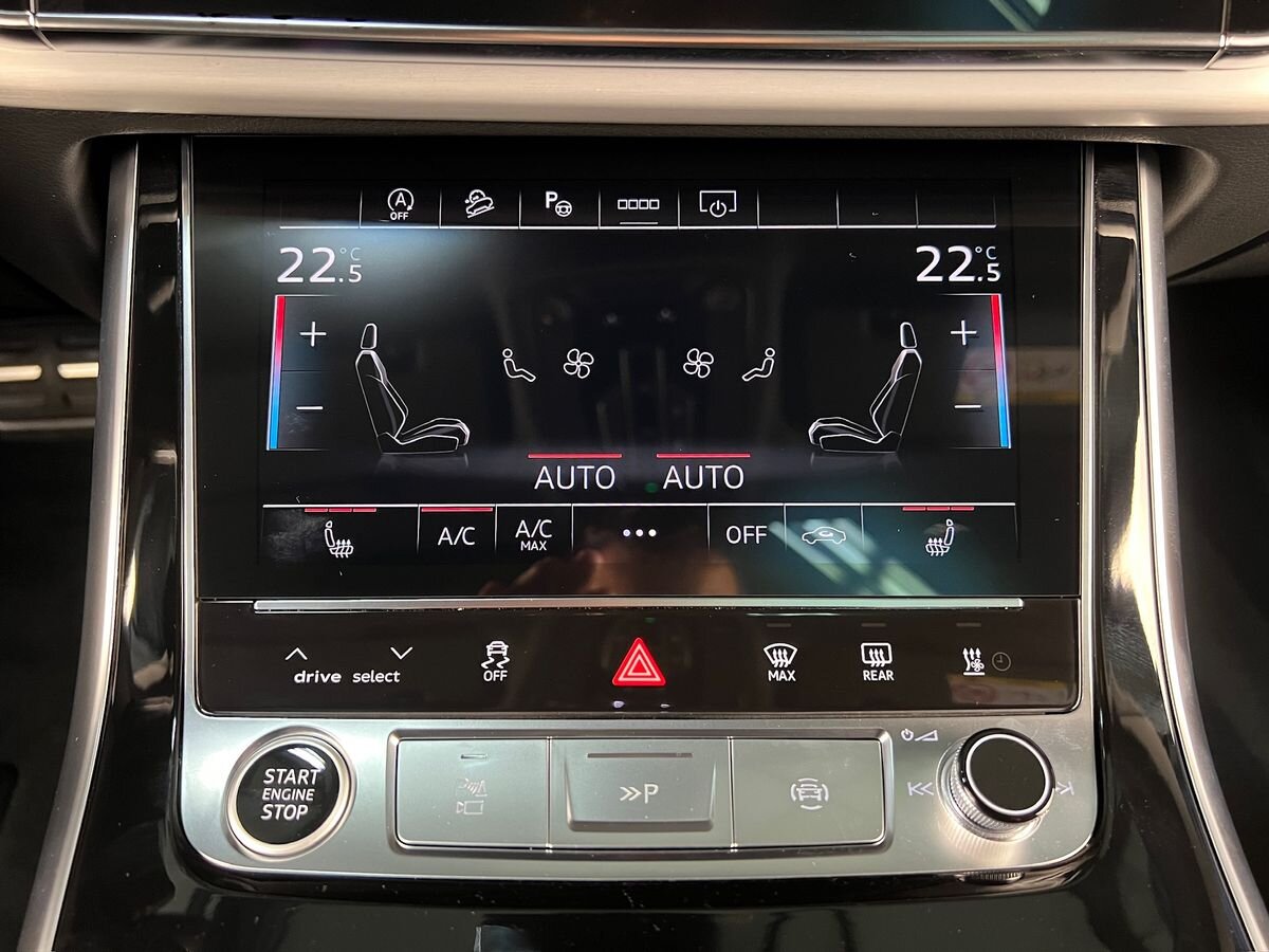 Audi Q8 SUV / Terénní 3,0 l 210 kw