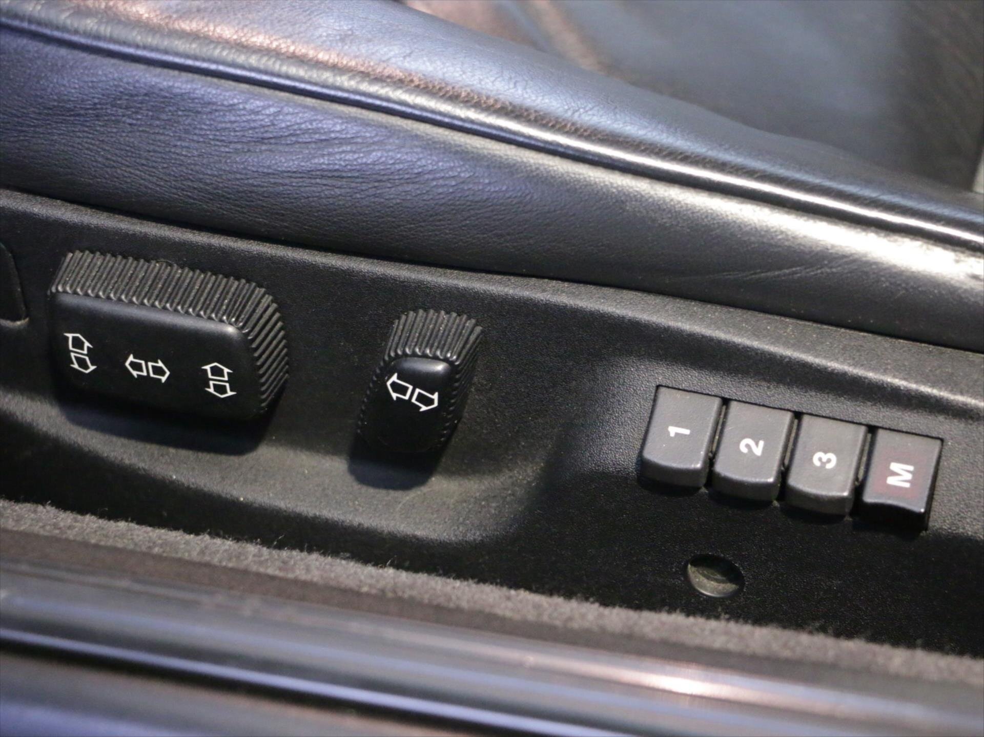 BMW Řada 8 Kupé 5,6 l 280 kw