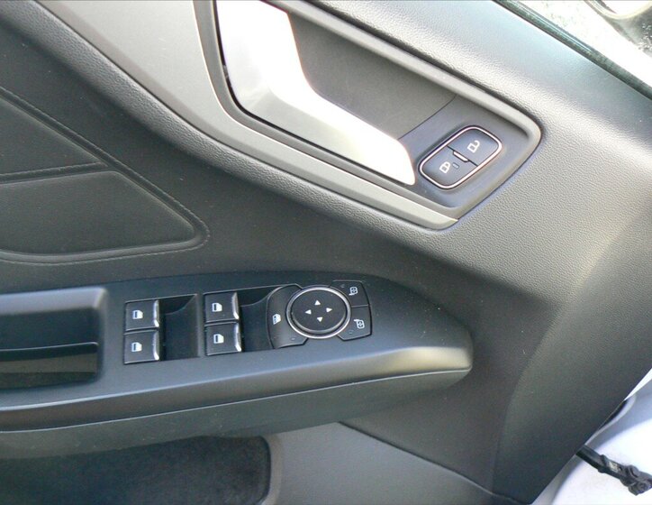 Ford Focus Kombi 999,0 92 kw