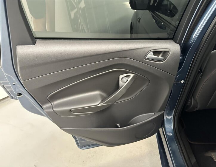 Ford Kuga SUV 1,5 l 110 kw