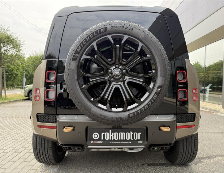 Land Rover Defender SUV 4,4 l 467 kw