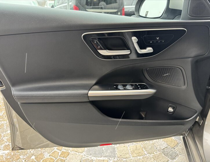 Mercedes-Benz Třídy C Sedan / Limuzína 2,0 l 147 kw