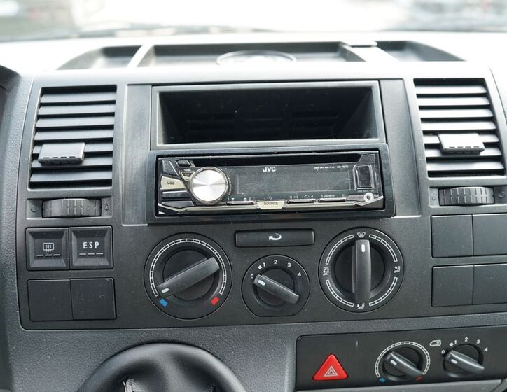 Volkswagen Caravelle 27