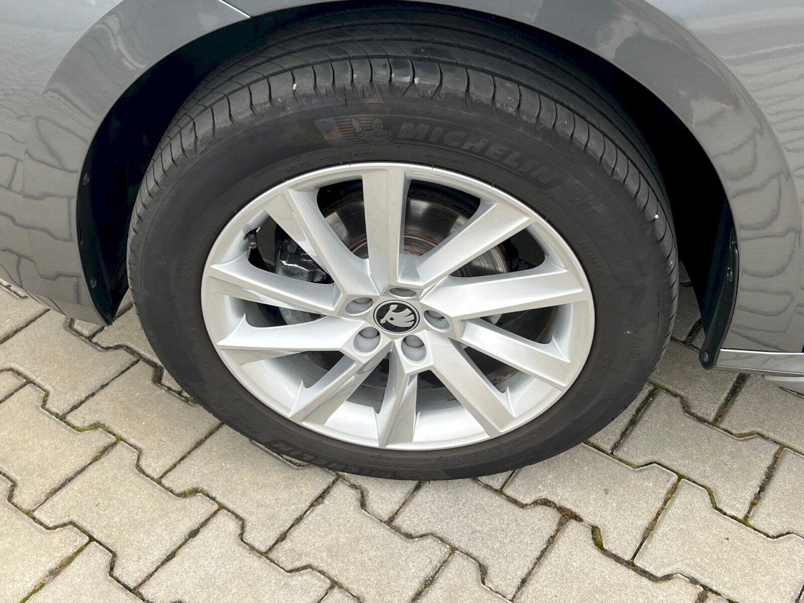 Škoda Kamiq Hatchback 1,0 l 85 kw