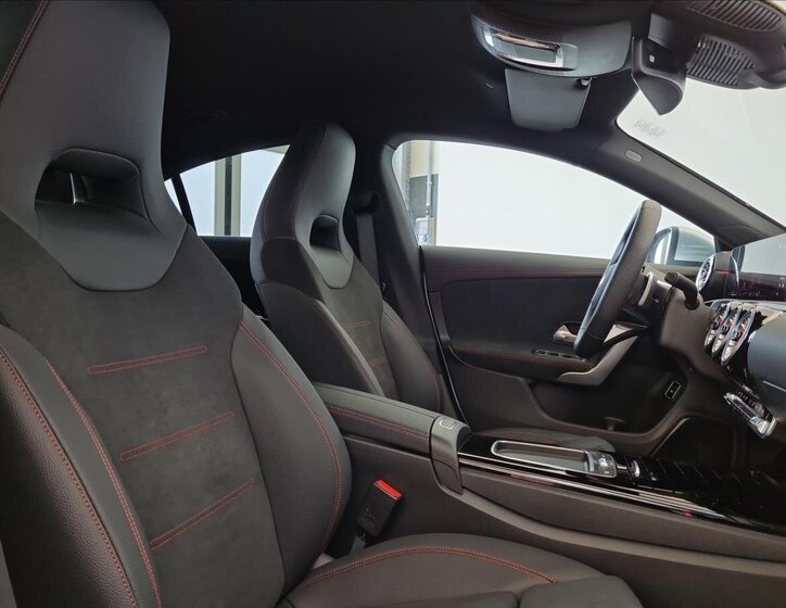 Mercedes-Benz CLA Sedan 2,0 l 110 kw