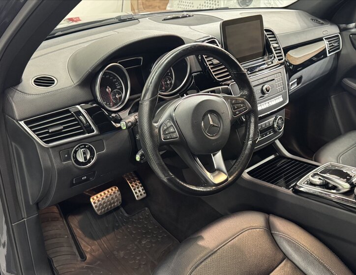 Mercedes-Benz GLE SUV 3,0 l 270 kw