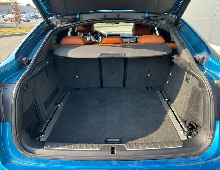 BMW X6 SUV / Terénní 4,4 l 512 kw