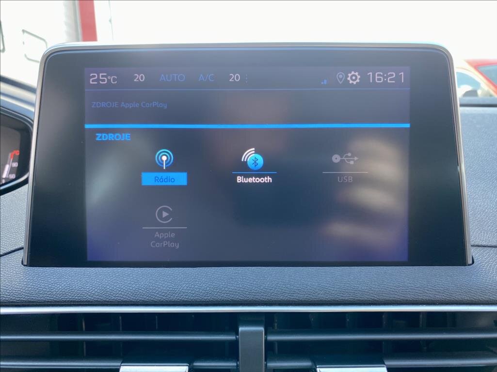 Peugeot 3008 SUV / Terénní 1,2 l 96 kw