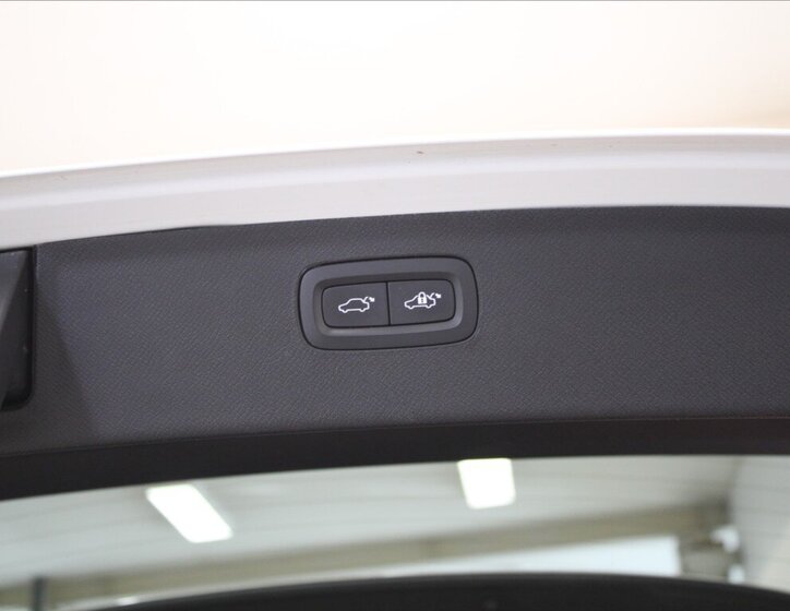 Volvo XC90 SUV / Terénní 2,0 l 173 kw