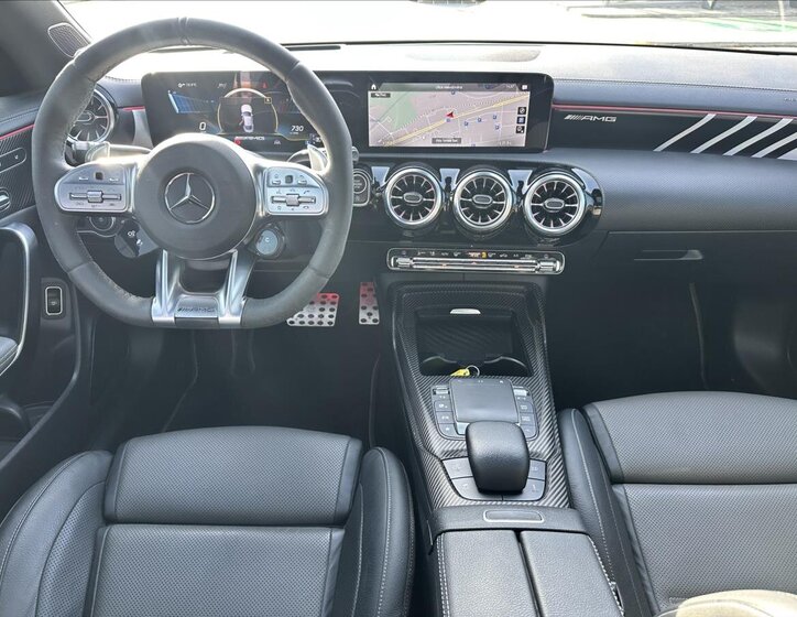 Mercedes-Benz CLA Kupé 2,0 l 310 kw