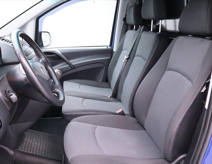 Mercedes-Benz Vito 10