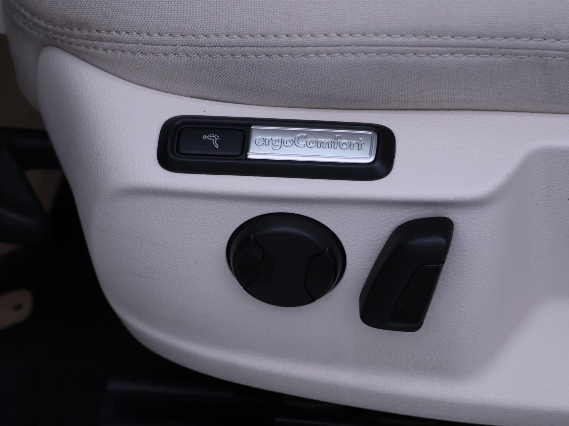 Volkswagen Passat Kombi 2,0 l 110 kw