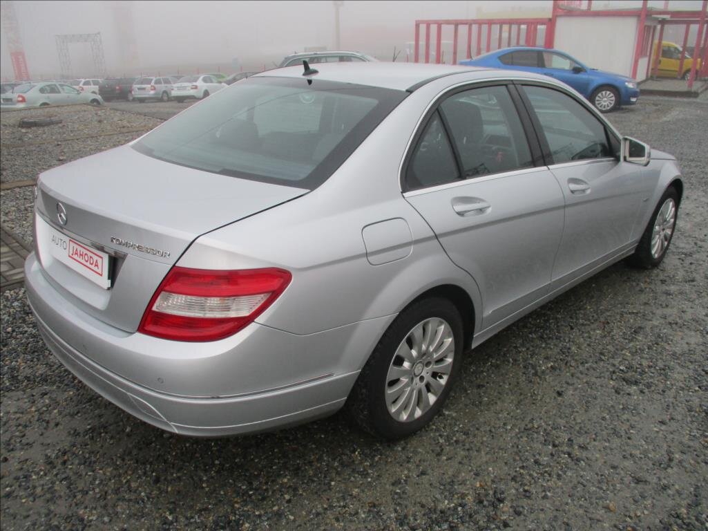 Mercedes-Benz Třídy C Sedan / Limuzína 1,8 l 115 kw