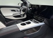 Mercedes-Benz CLA Sedan / Limuzína 1,3 l 120 kw