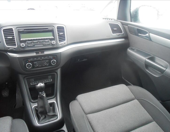 Volkswagen Sharan MPV 2,0 l 103 kw