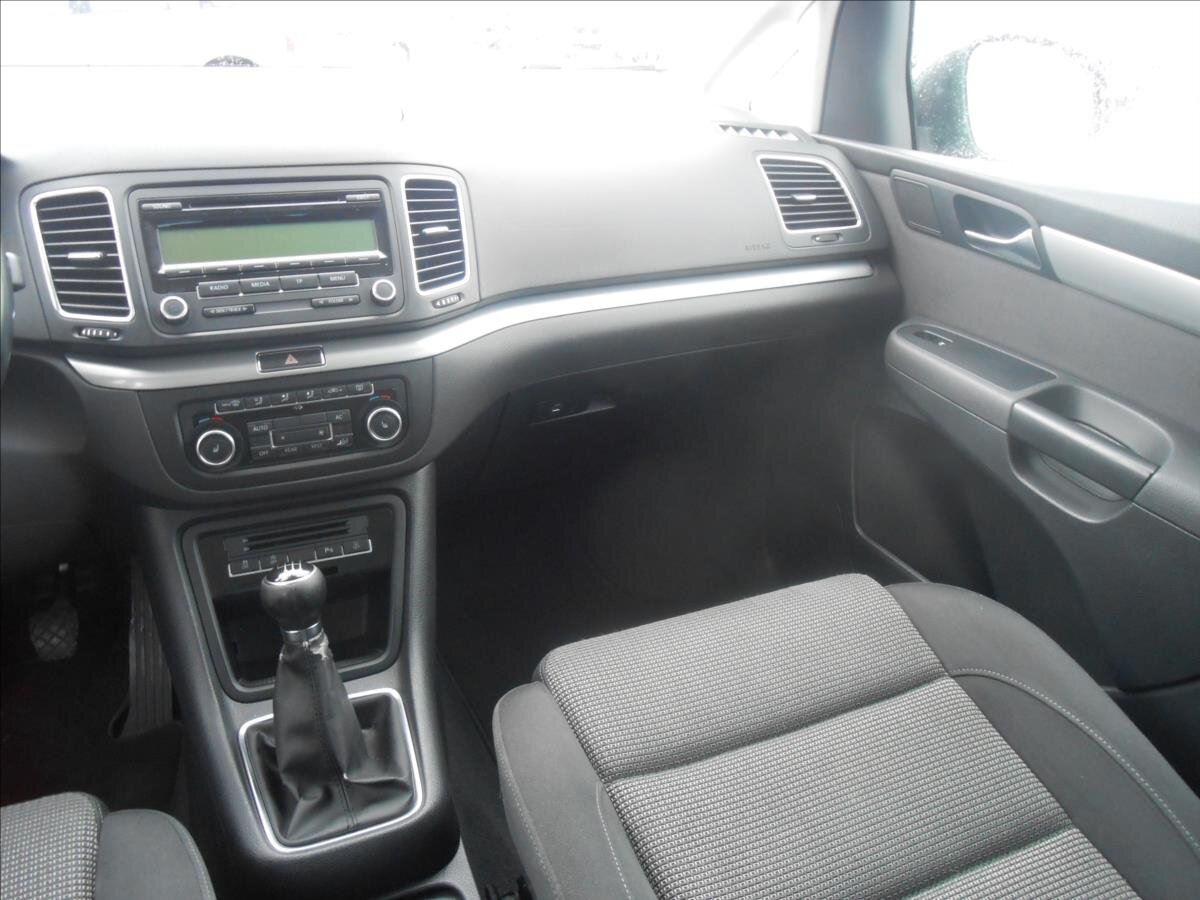 Volkswagen Sharan MPV 2,0 l 103 kw