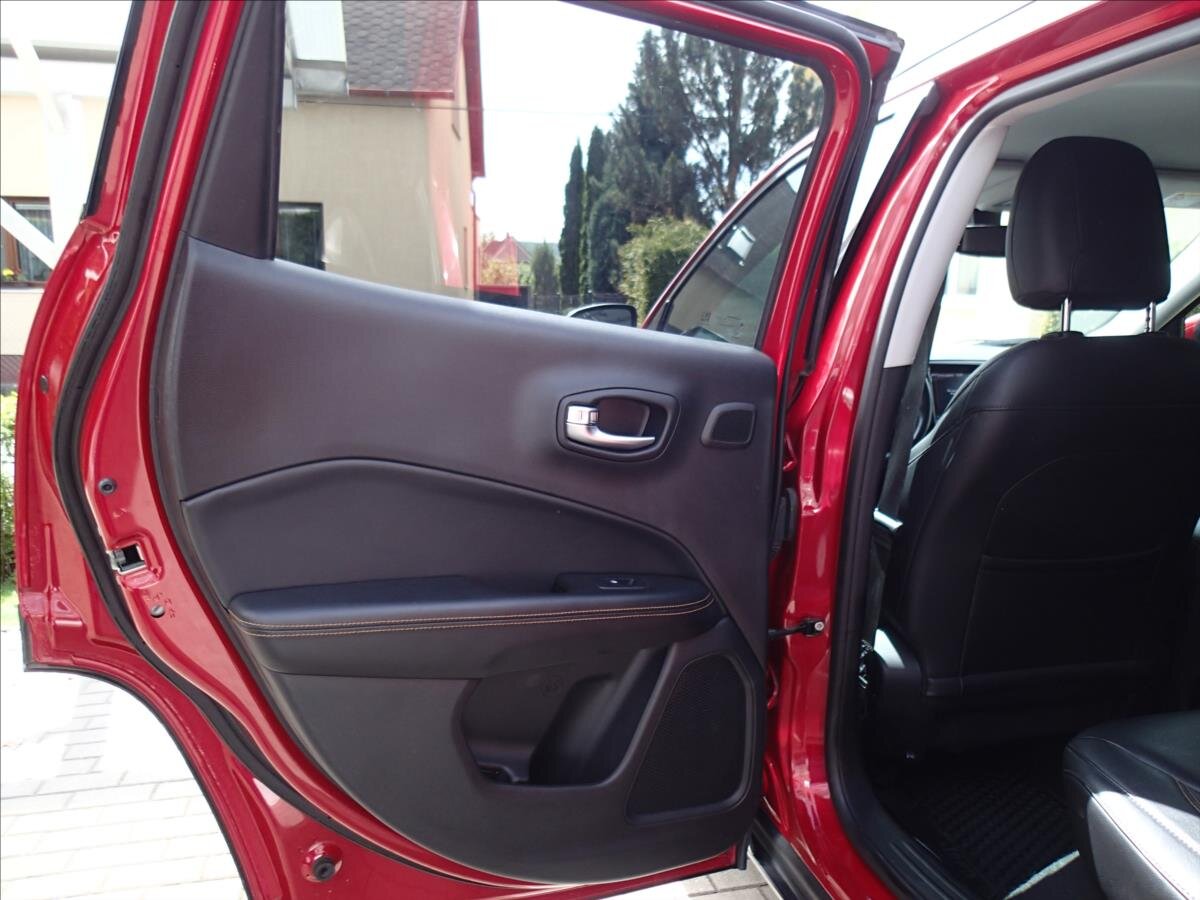 Jeep Compass SUV / Terénní 2,0 l 103 kw