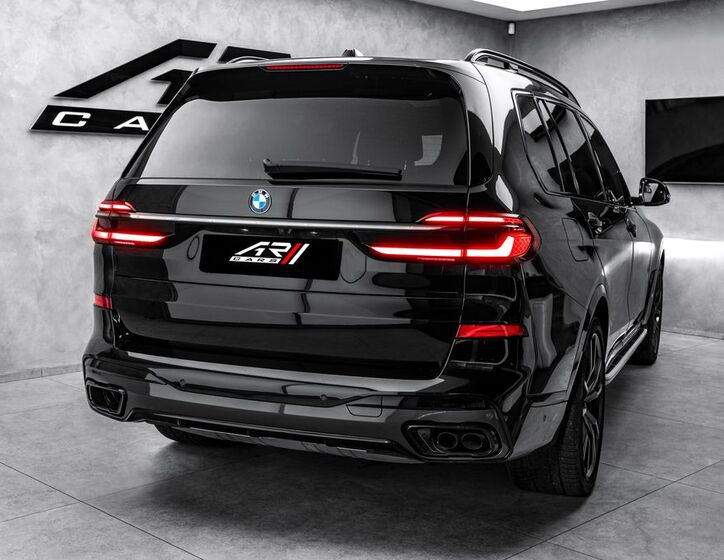 BMW X7 6