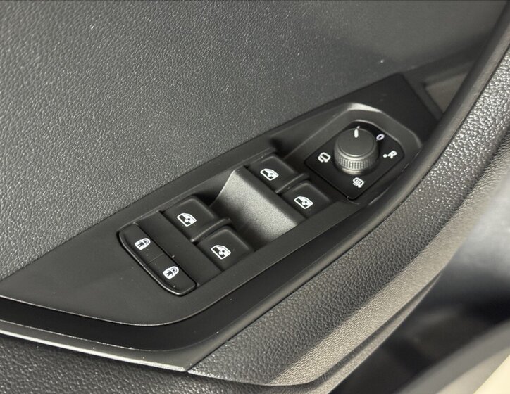 Škoda Karoq SUV / Terénní 1,5 l 110 kw