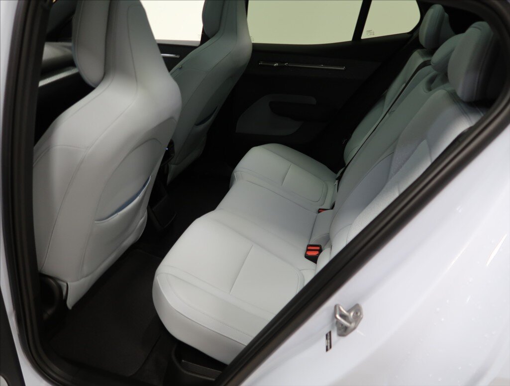 Volvo EX30 SUV 0,0 200 kw