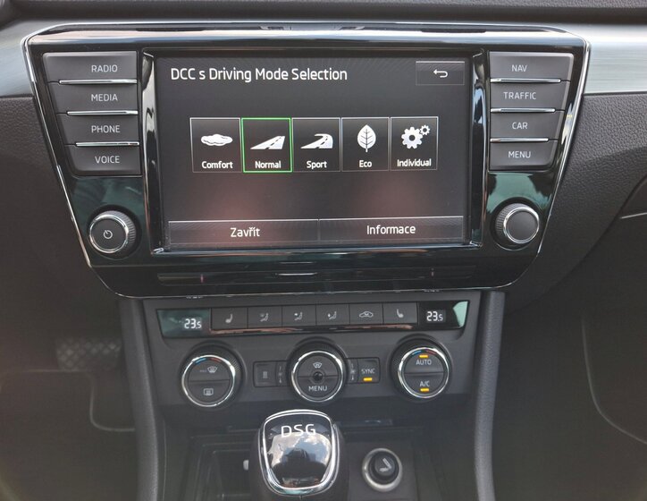 Škoda Superb Sedan / Limuzína 2,0 l 140 kw