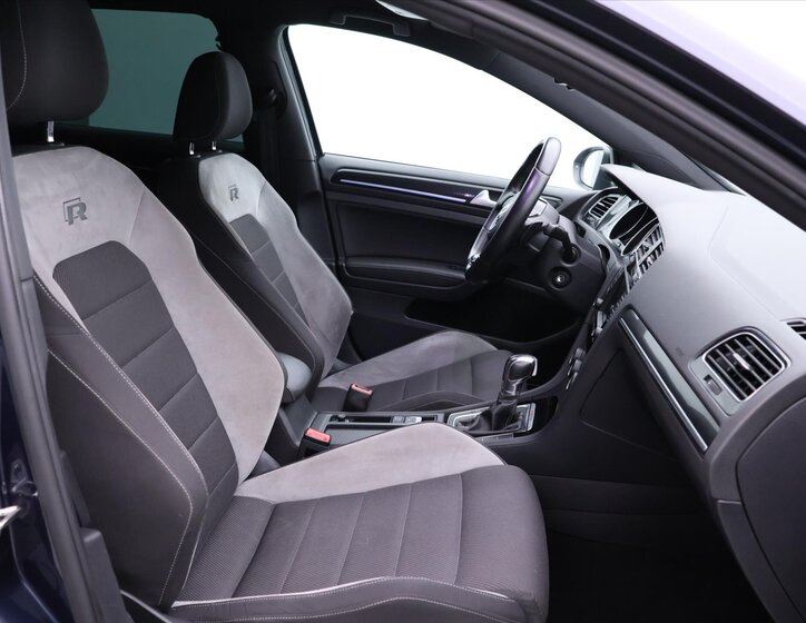 Volkswagen Golf Kombi 2,0 l 221 kw