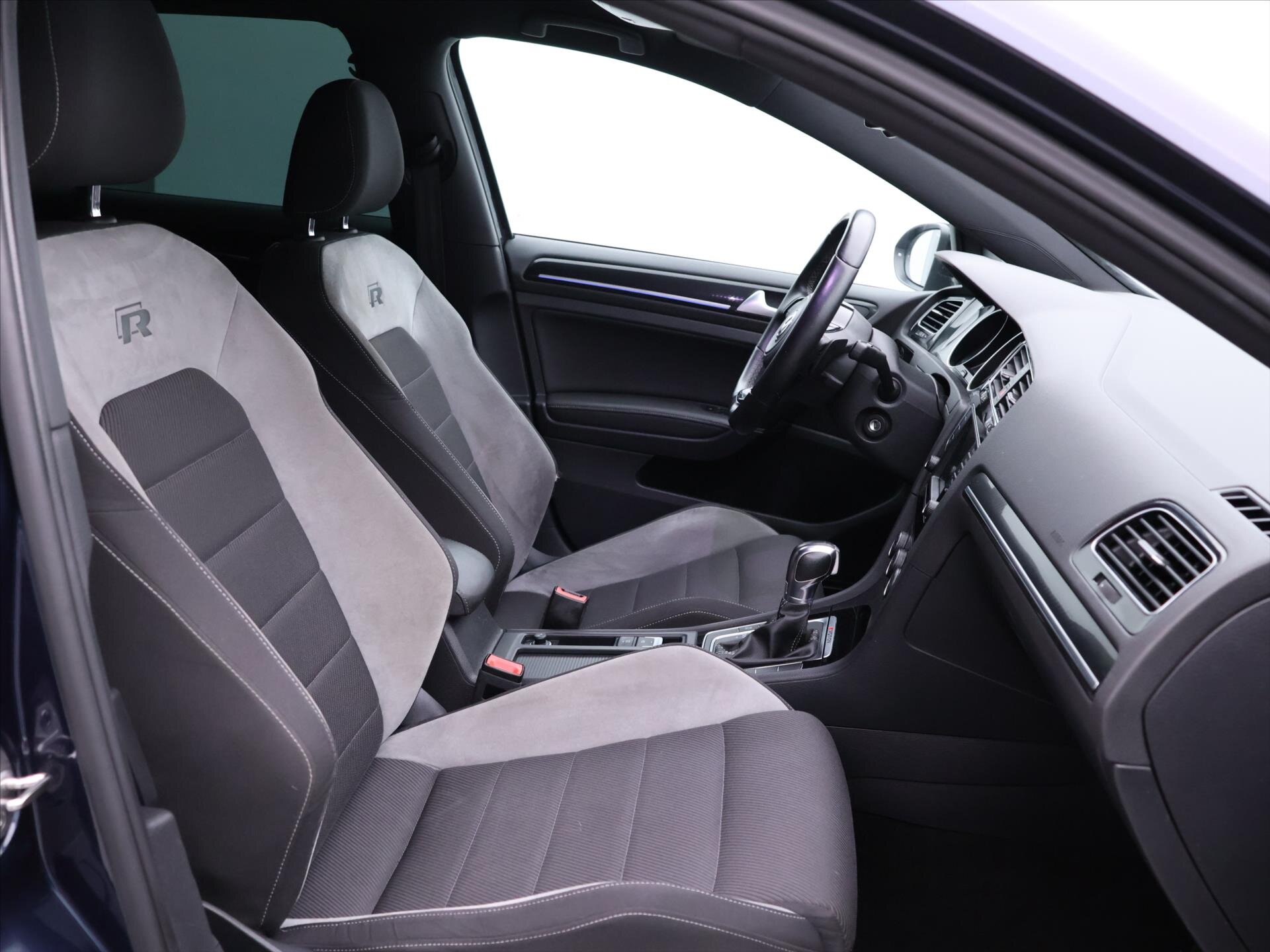 Volkswagen Golf Kombi 2,0 l 221 kw