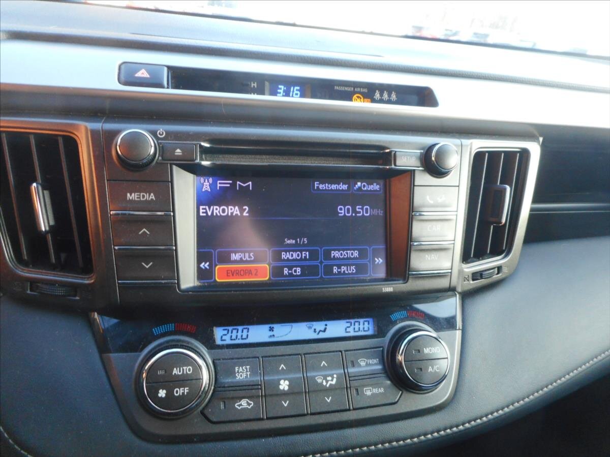 Toyota RAV4 SUV 2,0 l 111 kw