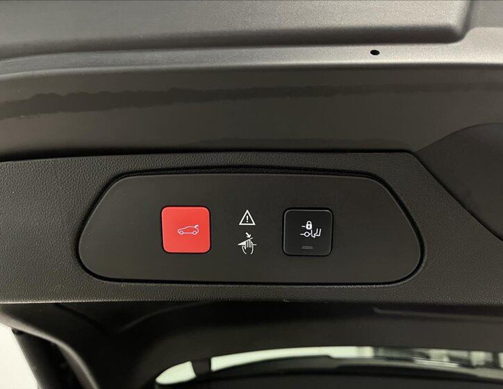 Opel Grandland X SUV / Terénní 1,2 l 96 kw