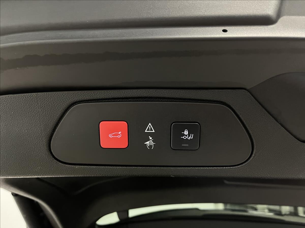 Opel Grandland X SUV / Terénní 1,2 l 96 kw