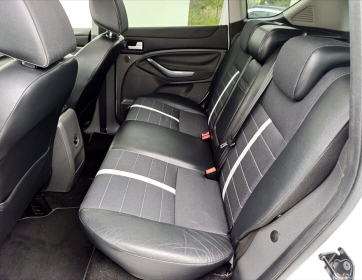 Ford Kuga SUV 2,0 l 120 kw