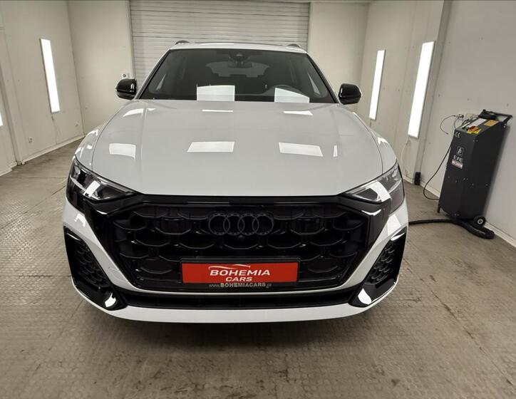 Audi Q8 2