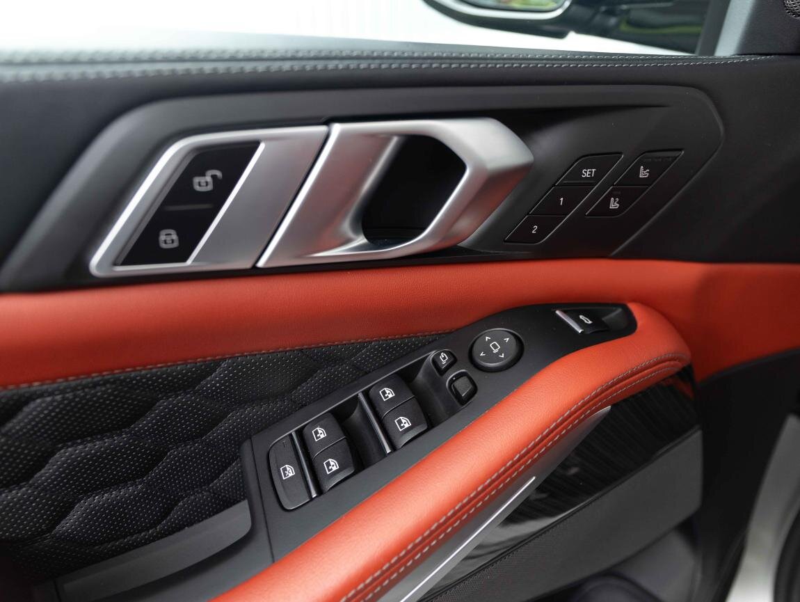 BMW X5 SUV / Terénní 4,4 l 441 kw